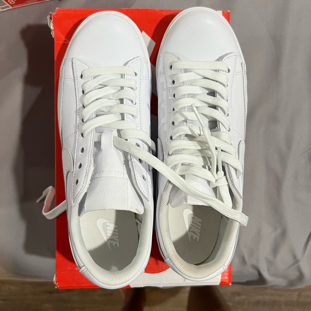 Nike Blazer low LE  size 8